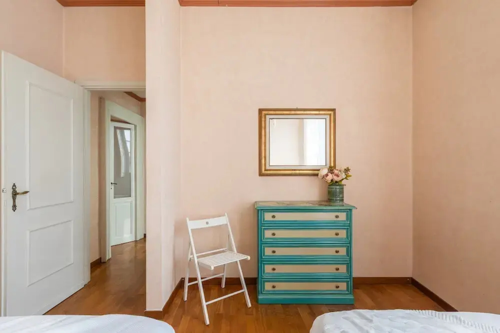 Elisabeth in Villa with Private Parking