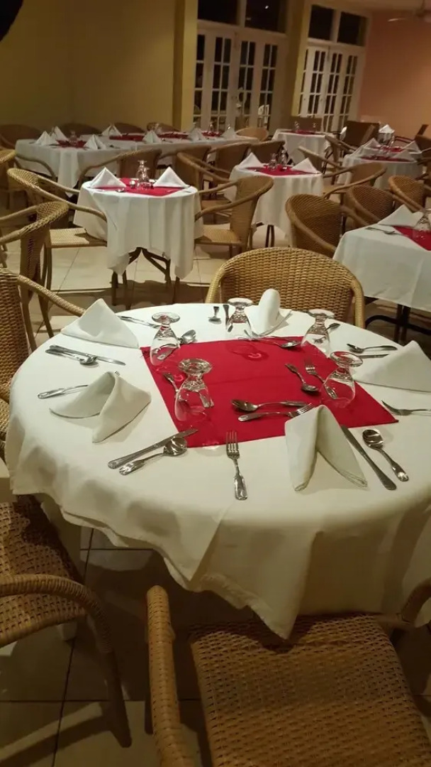 Tropical Winds Apartment Hotel