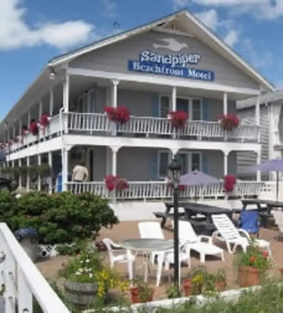 The Sandpiper Beachfront Motel