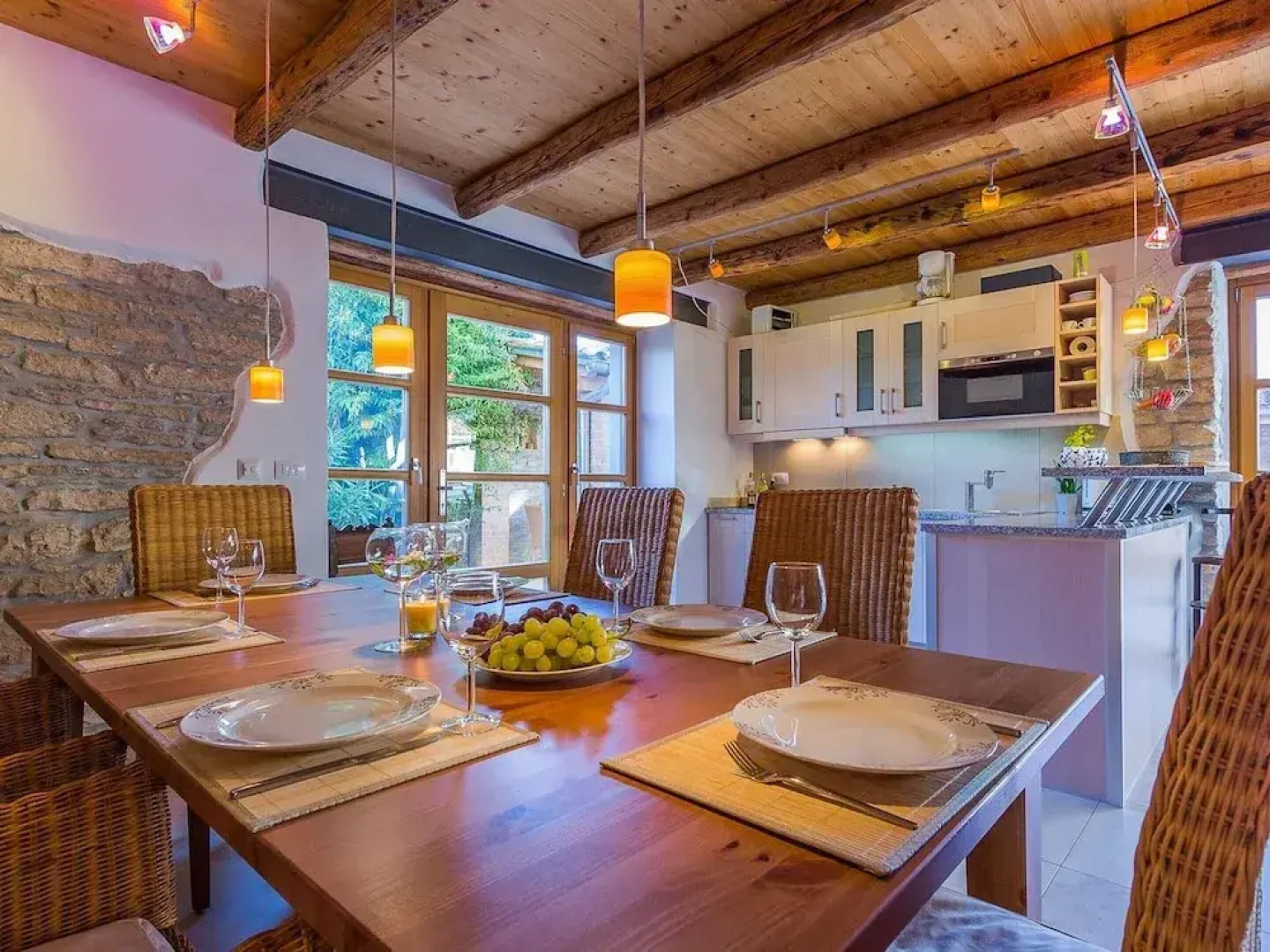 Beautiful Villa Consisting of two Houses With Private Pool, Near Pula and Beach