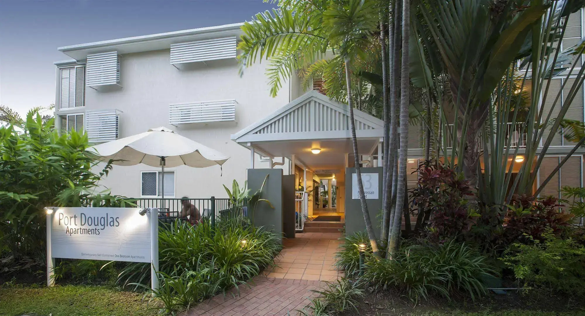 Port Douglas Apartments - Adults Only Oasis
