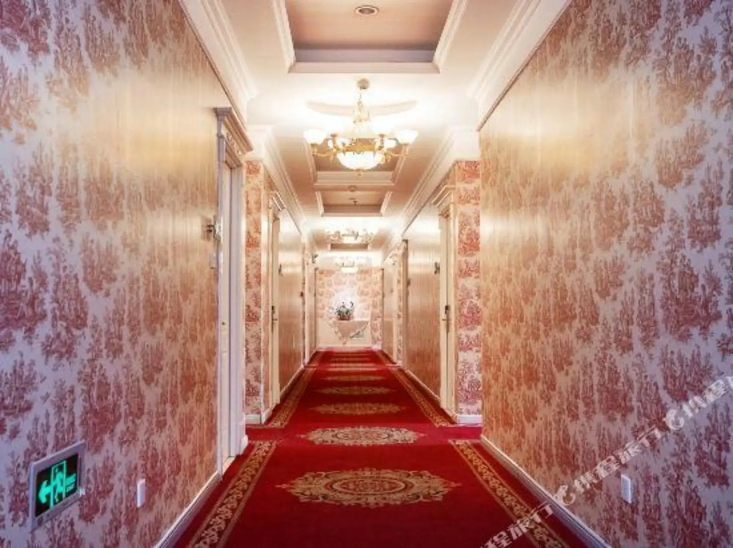 Changchun Prague Hotel (Five Rings Stadium Jida Second Hospital)