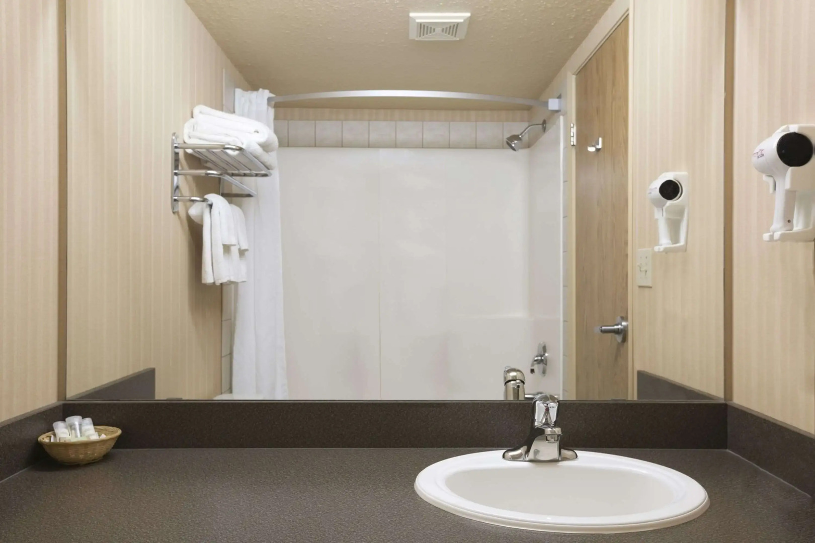 Super 8 by Wyndham Fort Nelson BC