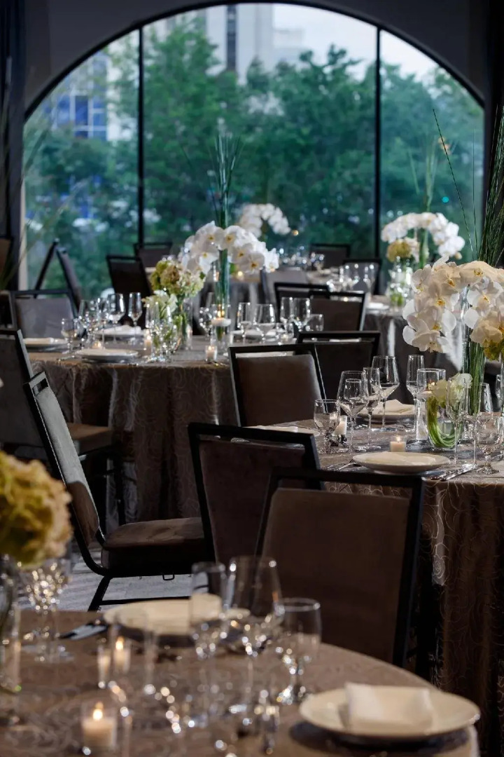 Renaissance Reno Downtown Hotel & Spa