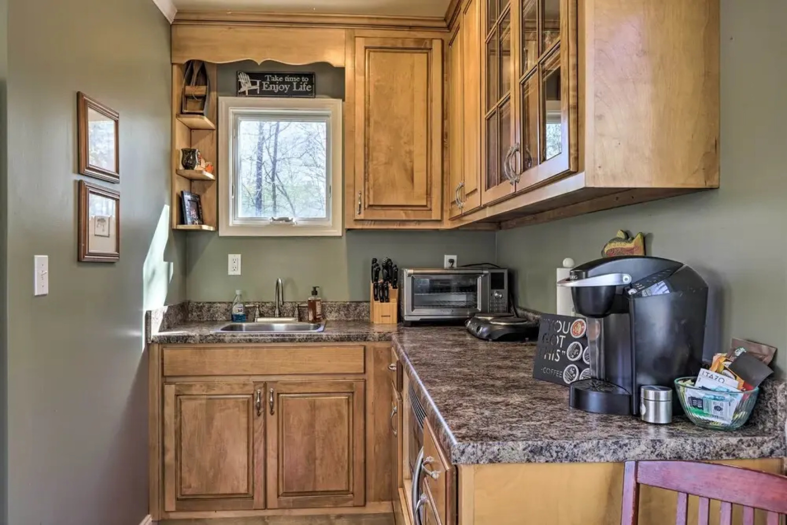 Cozy Creekside Cabin w/ Grill: Fish & Explore!