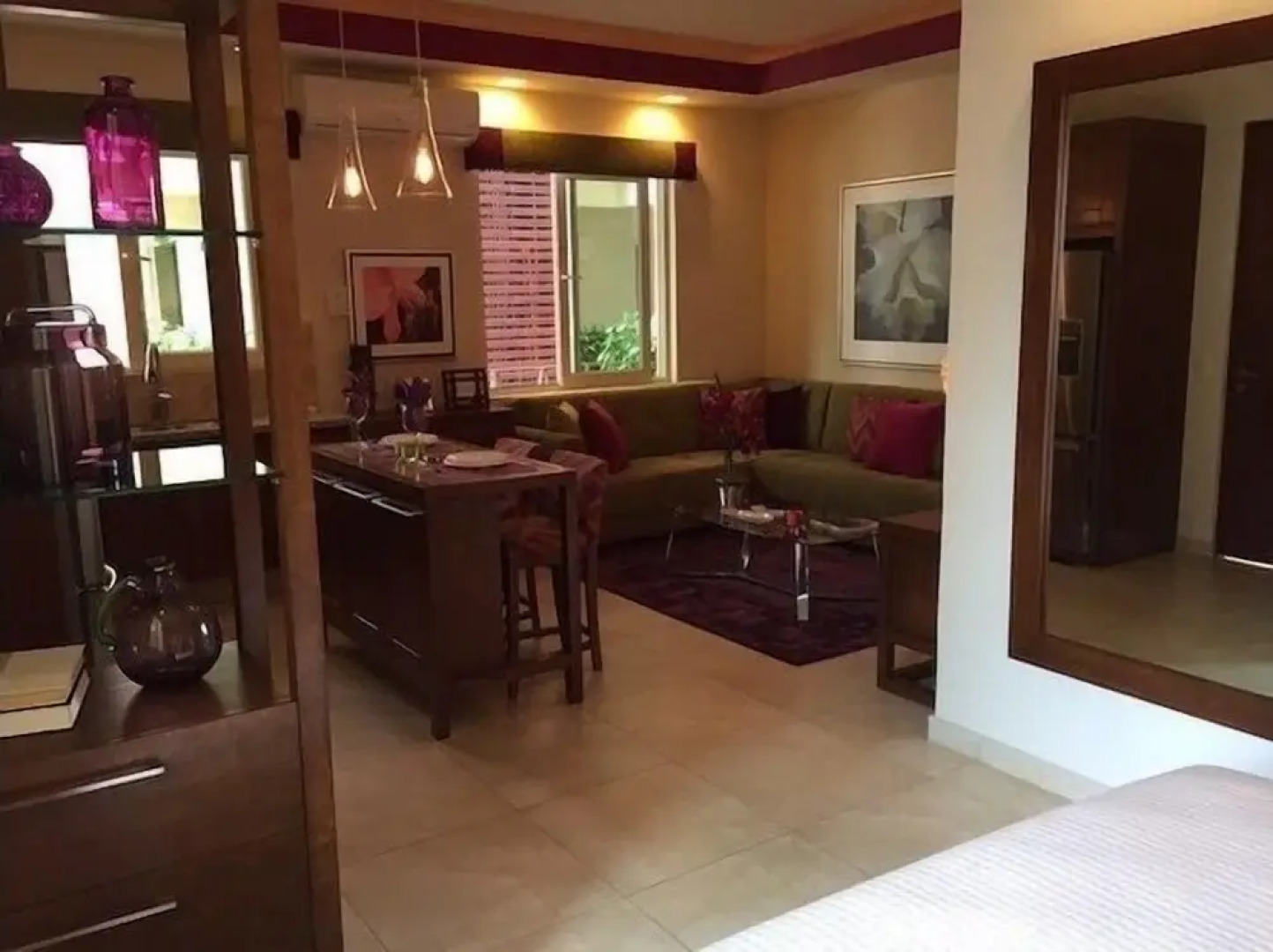 Romantic Zone V177 Studio