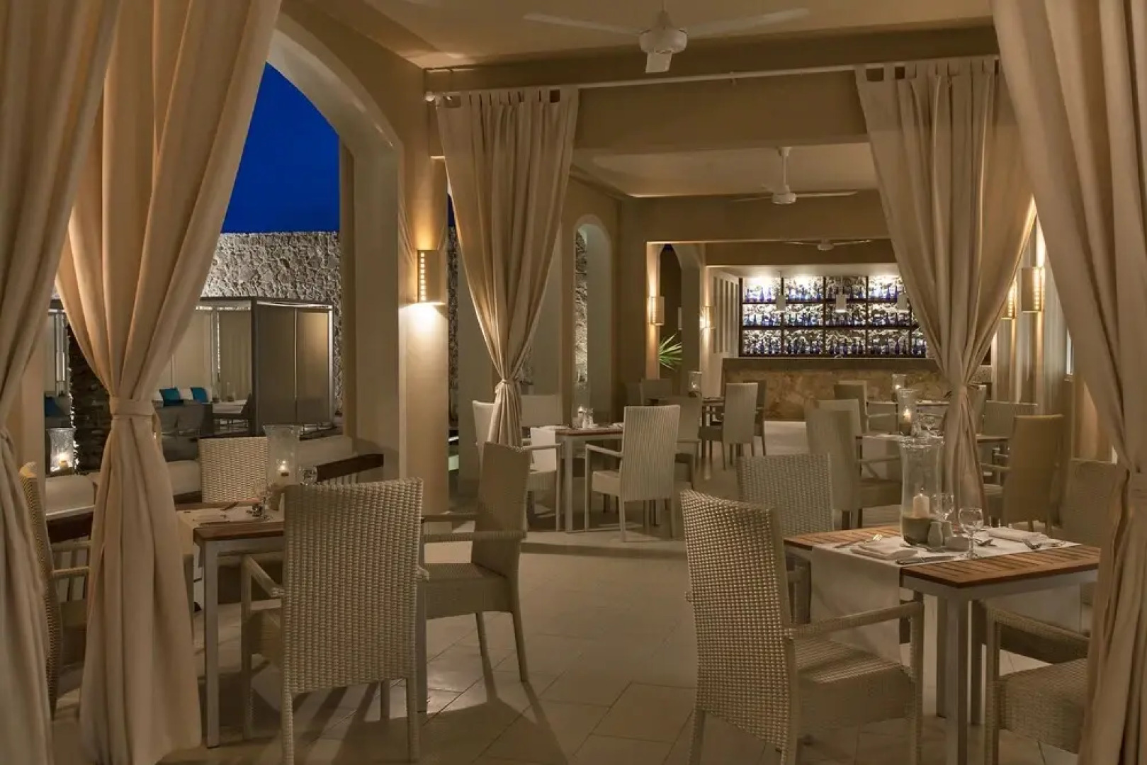 Almazino, Almaza Bay