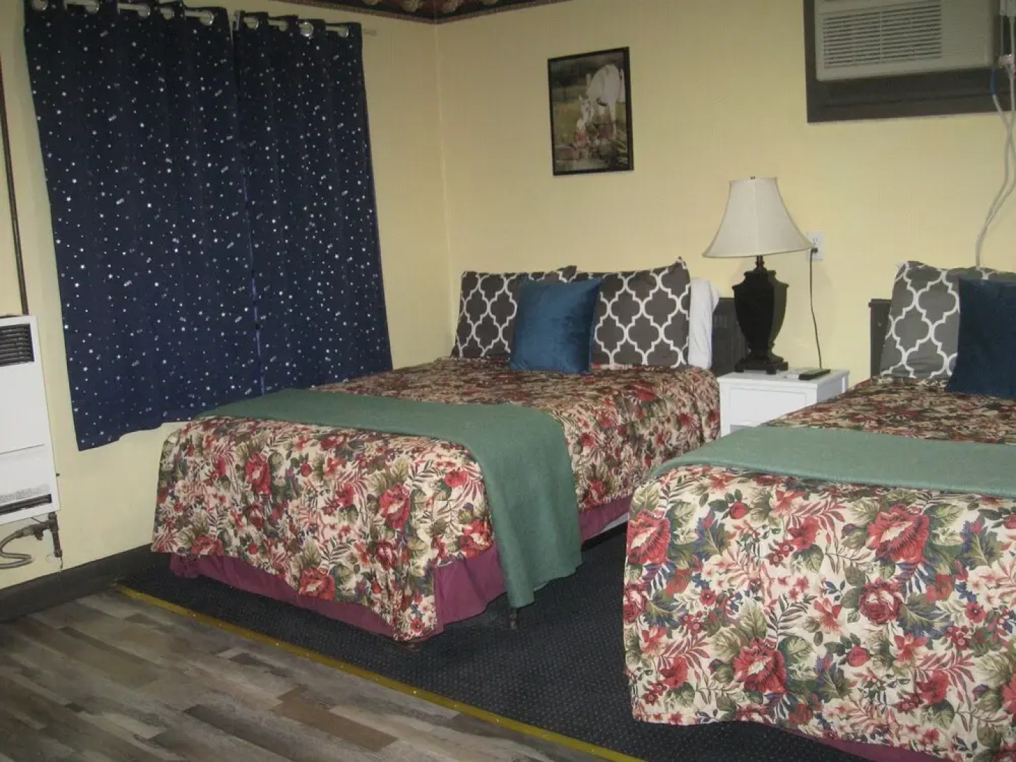 Western Motel Lovell