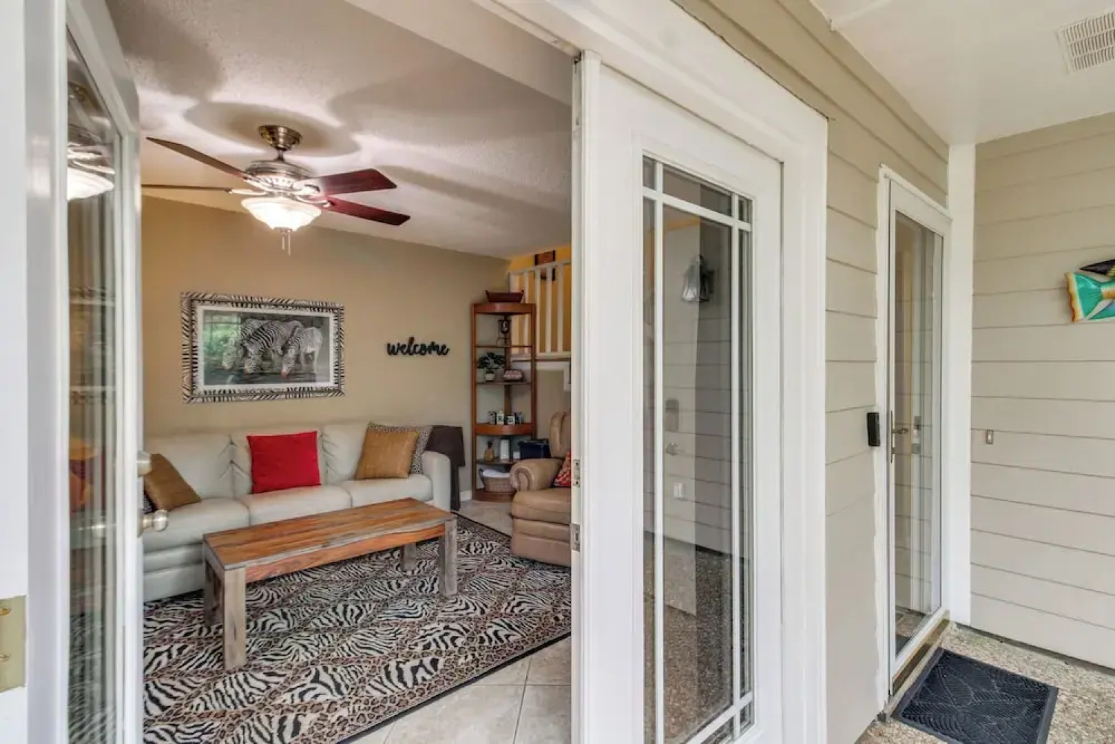 5 Mi to Pensacola Beach: Townhome w/ Yard!