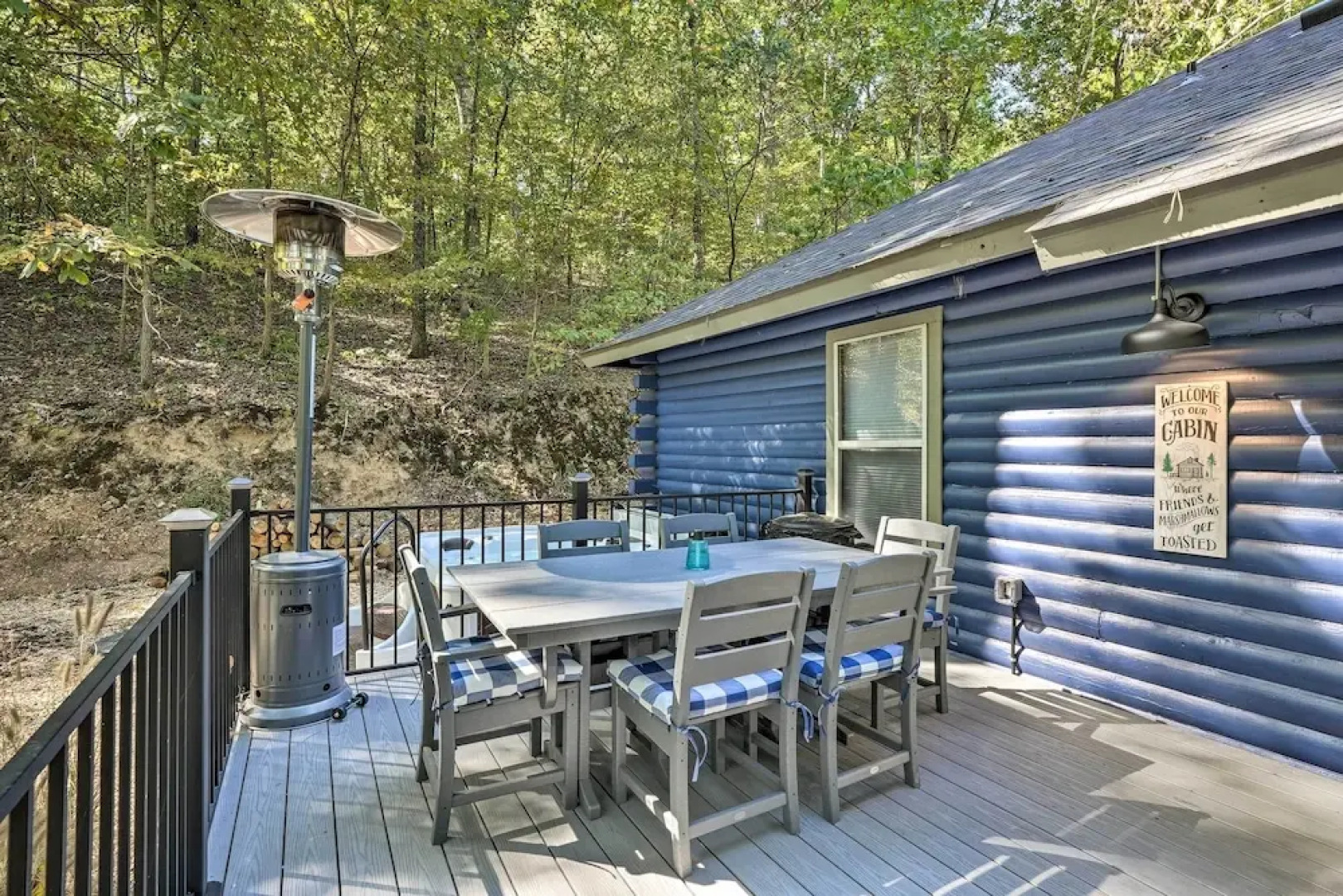 Secluded Table Rock Lake/branson Cabin w/ Hot Tub!