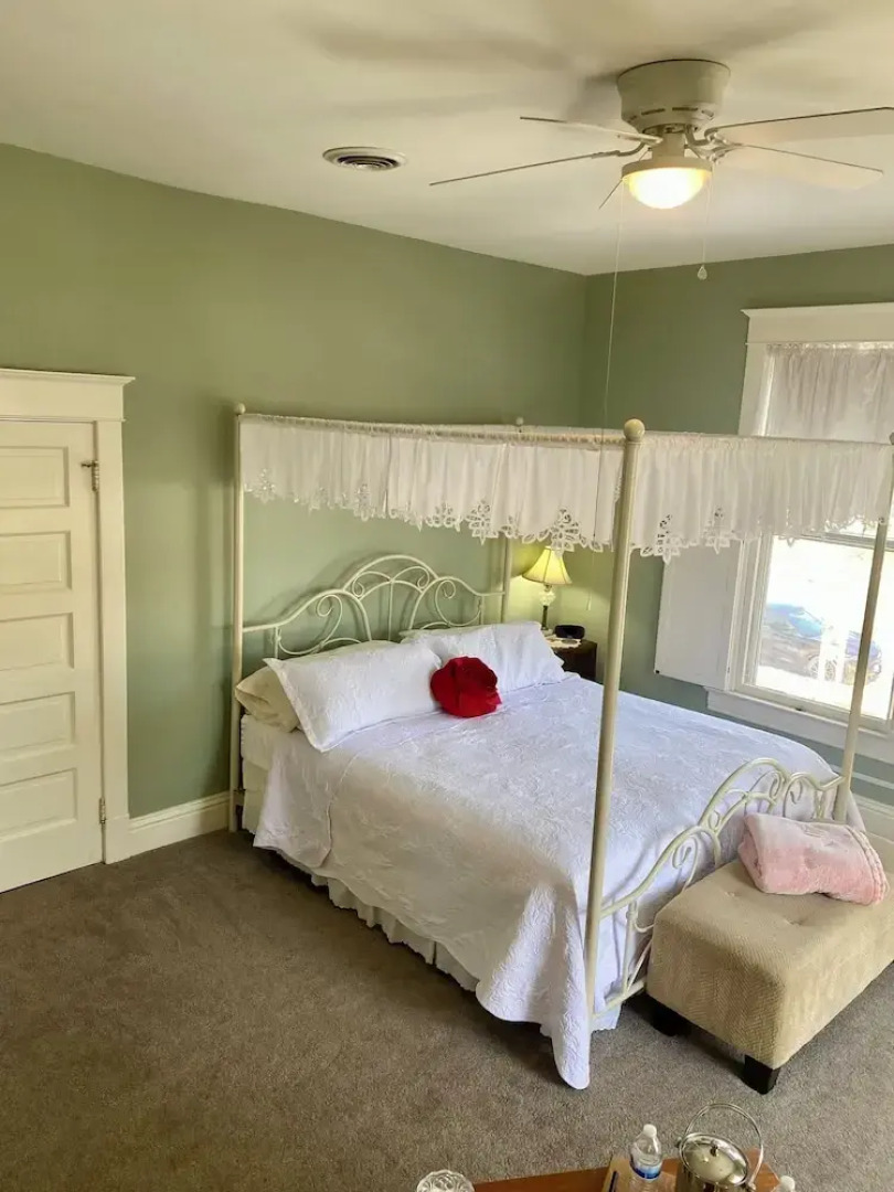 Red Rose Inn Bed & Breakfast