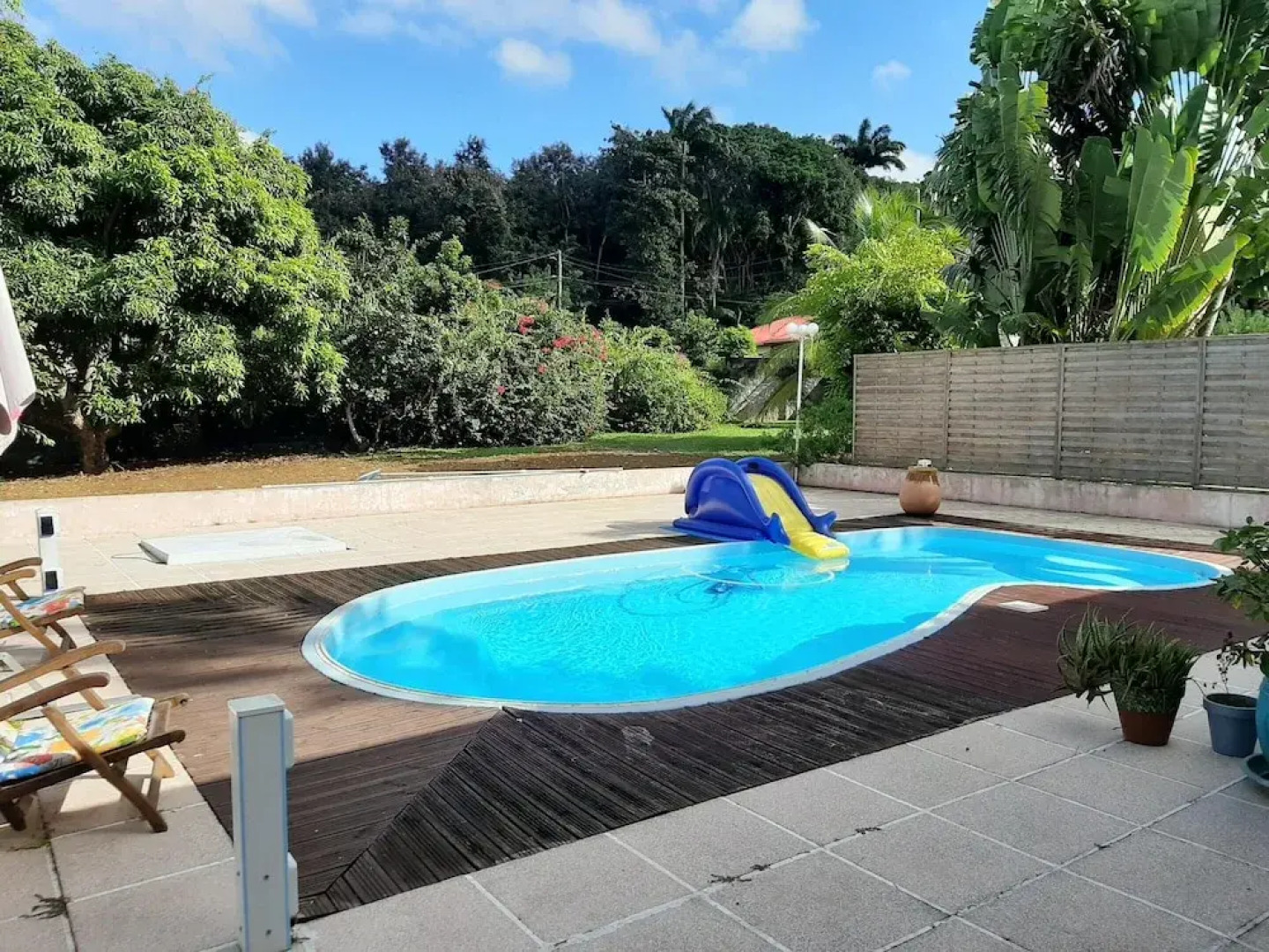 Studio in Baie Mahault, With Shared Pool, Furnished Garden and Wifi - 12 km From the Beach