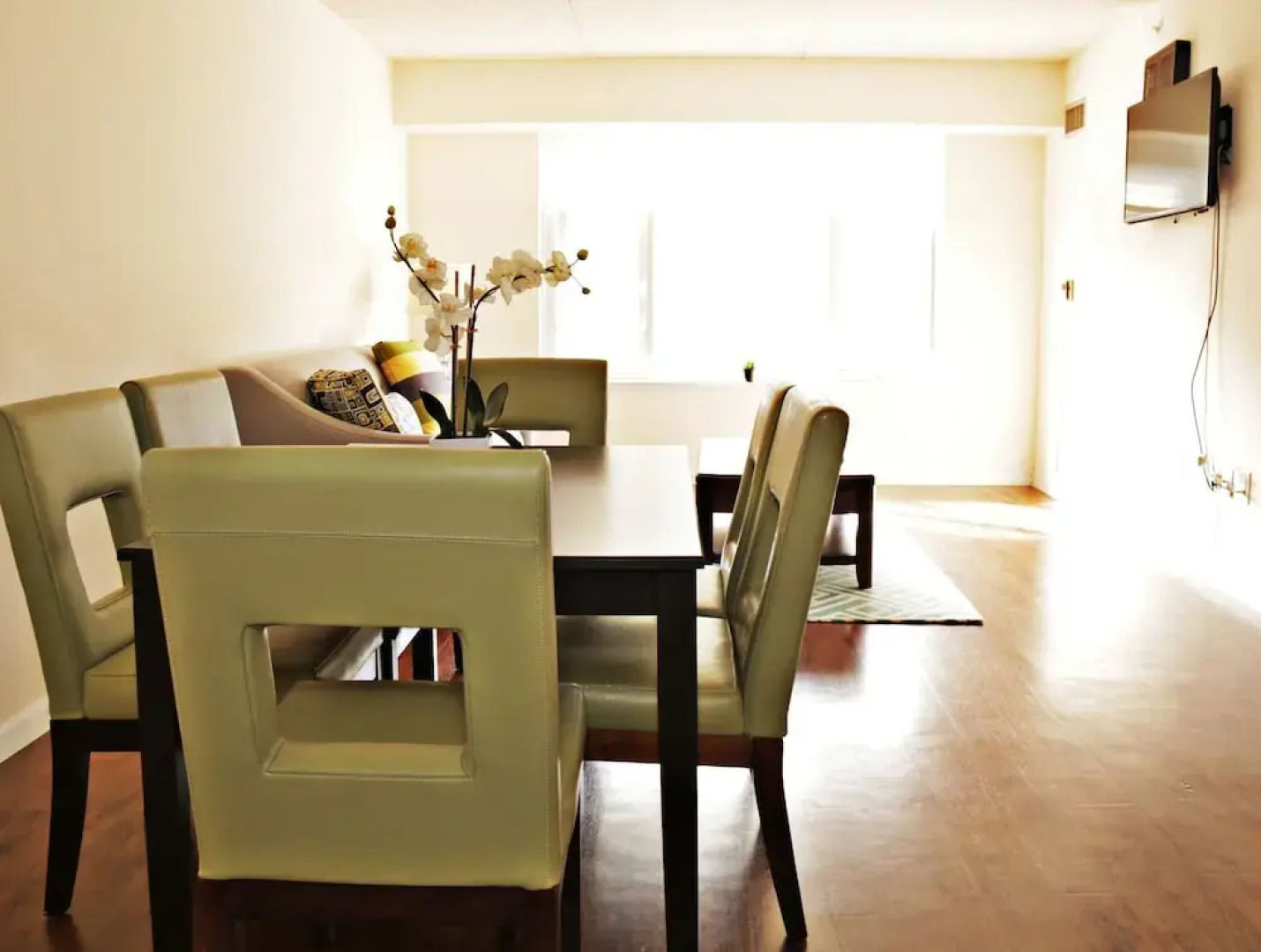 BellaView Suites at CityPlace