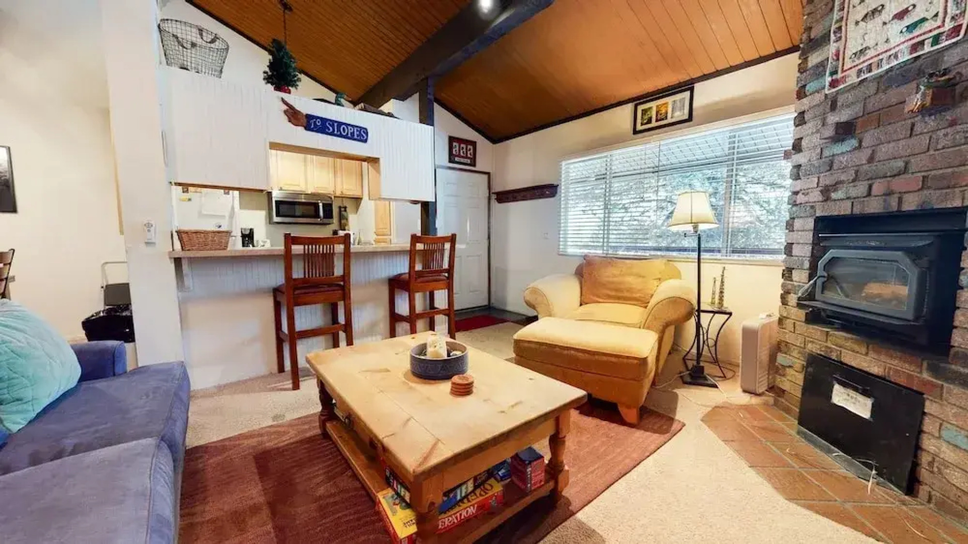 Sierra Manors 75 Cozy and Comfy Condo, On the Shuttle Route by Redawning