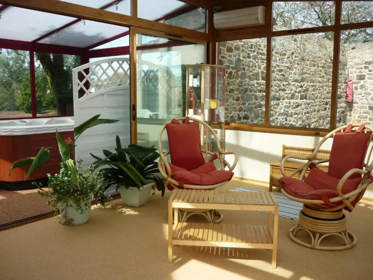 Hôtel Les Voisins Beaucemaine