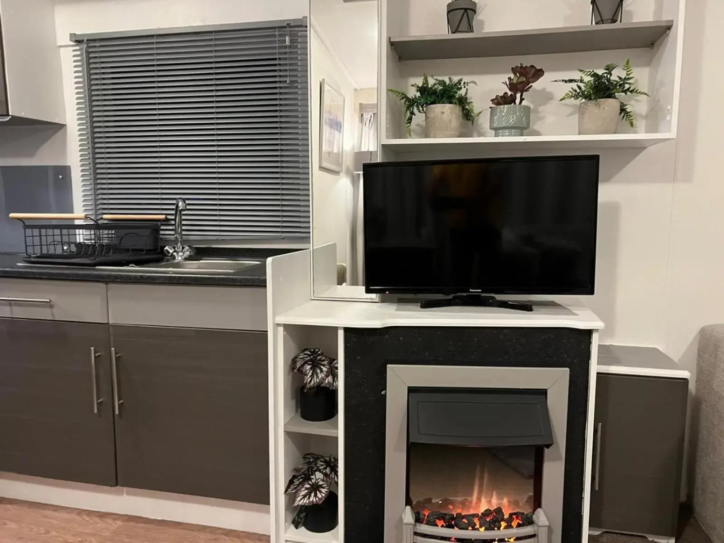 Forest & beach access Naish park