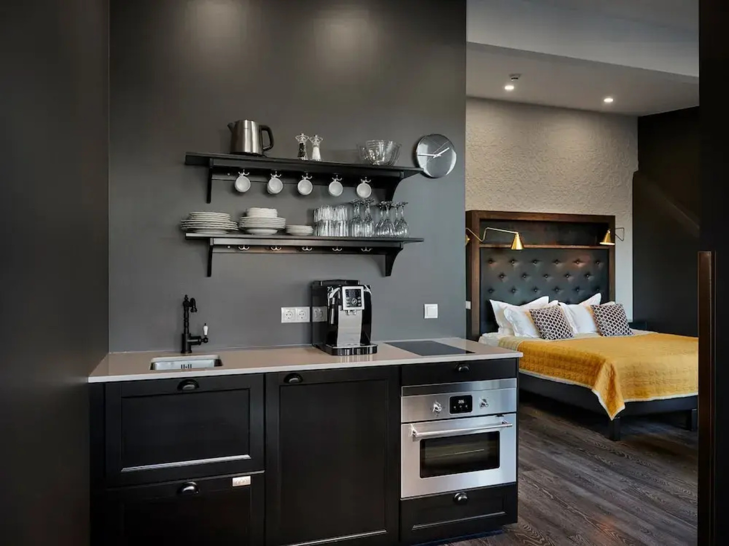 Vintage Apartment Hotel