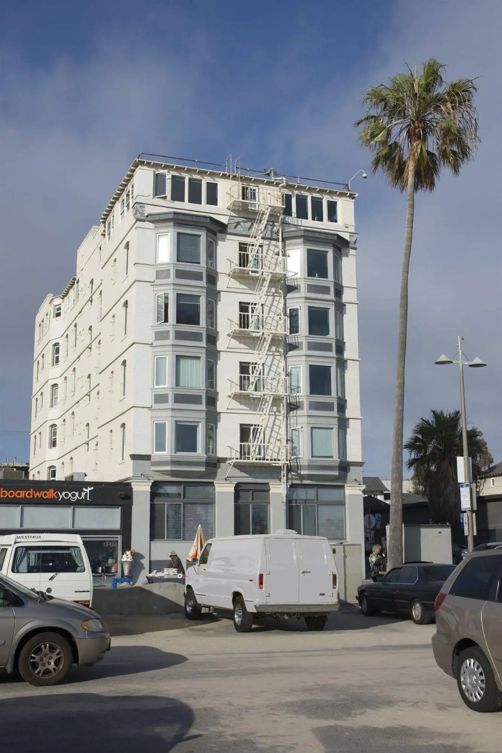 Air Venice on the Beach