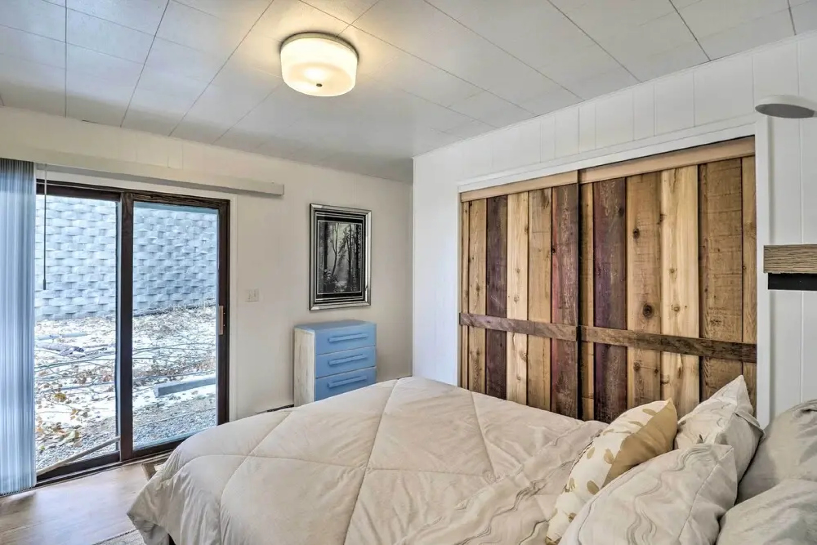 Downtown Bigfork Home w/ Fire Pit, Walk to Harbor!