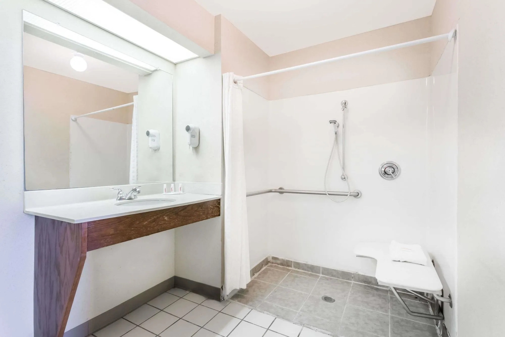 Baymont Inn & Suites - Orangeburg