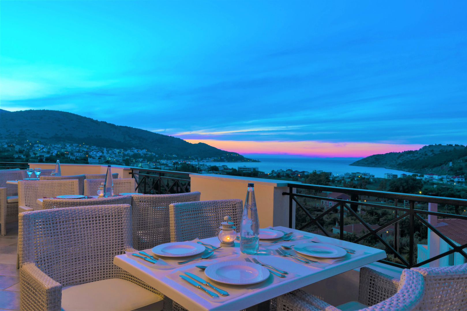 Ai Yannis Suites and Apartments Hotel