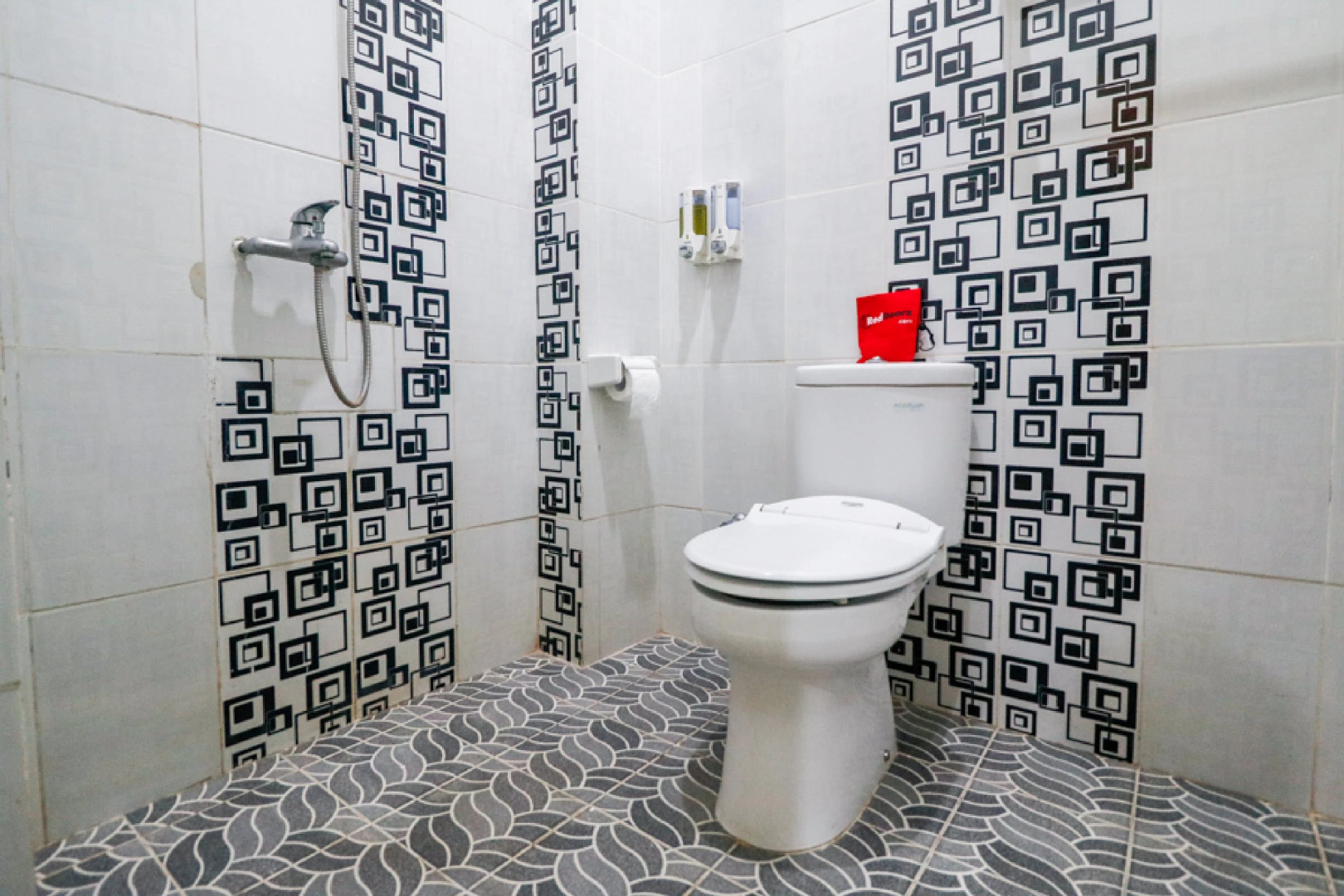 RedDoorz near Kartini Mall Lampung