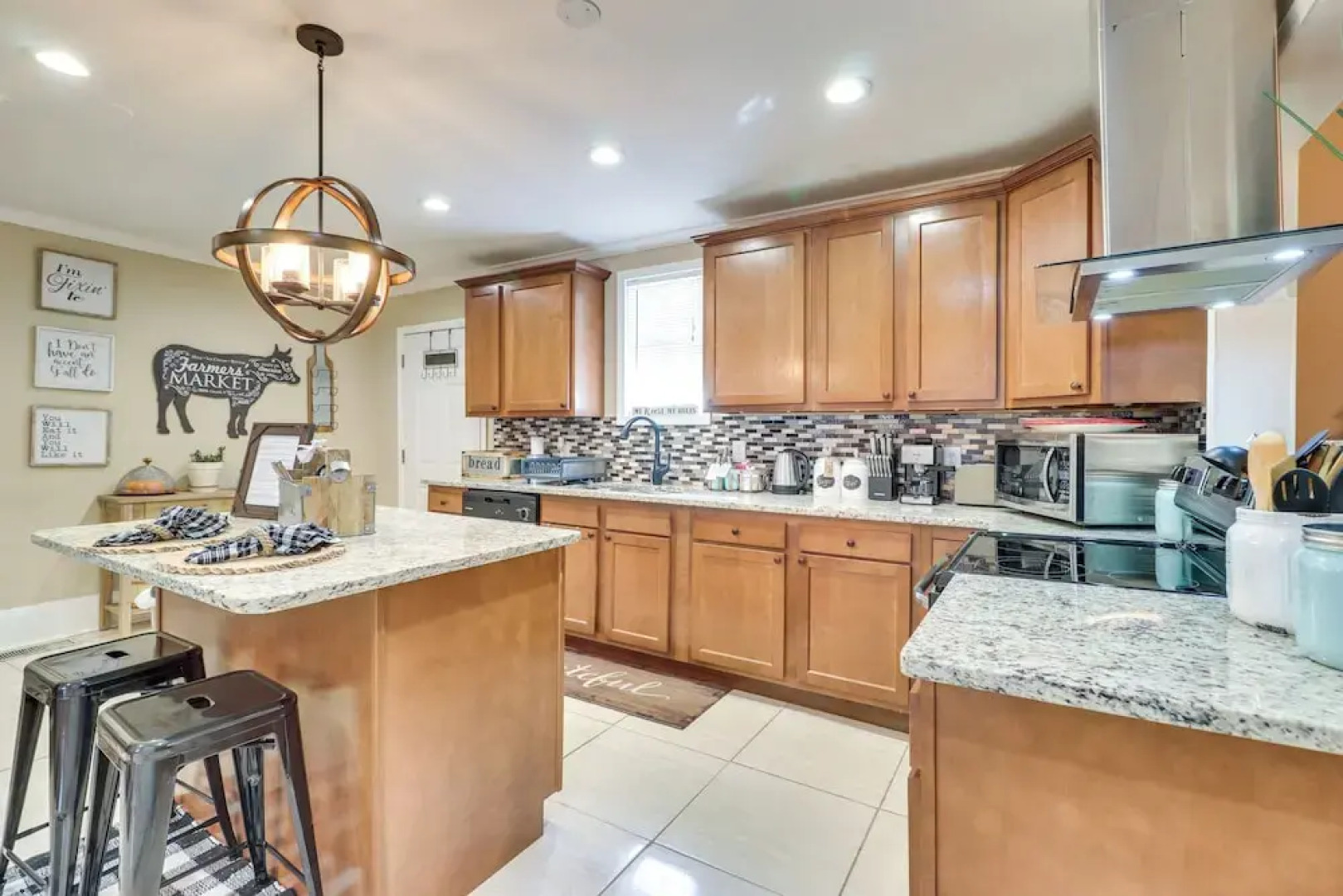 Updated Farmhouse w/ Yard, 10 Mi to Dtwn Atlanta