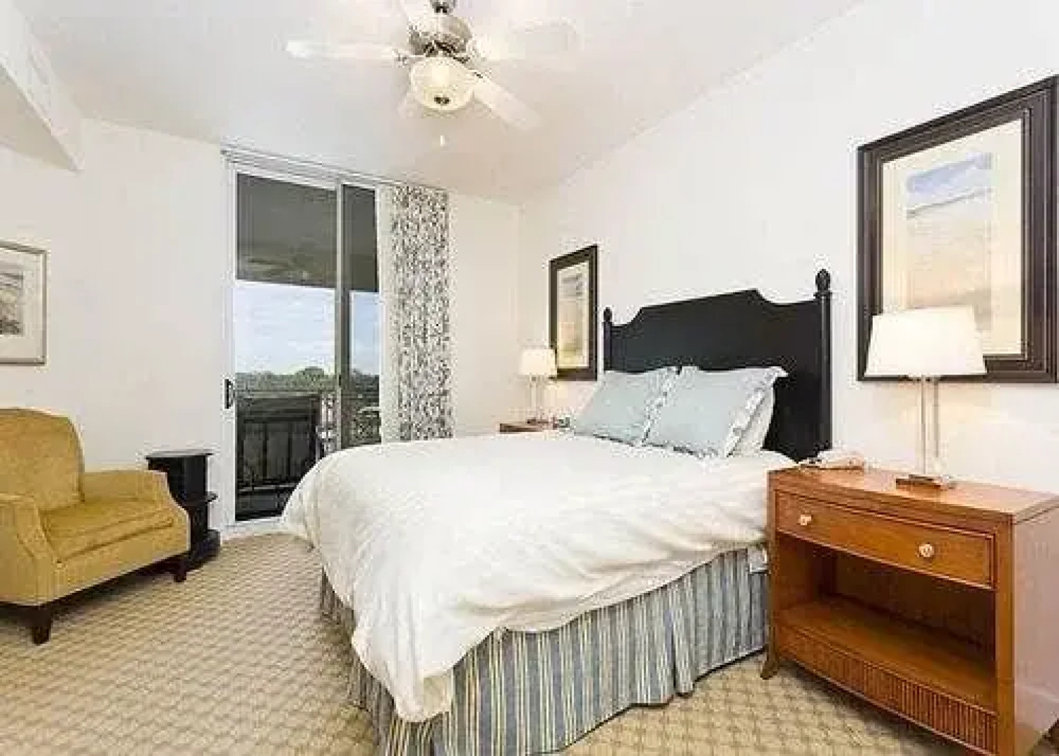 Yacht Harbor 470 4th floor 3 bedrooms condo by RedAwning