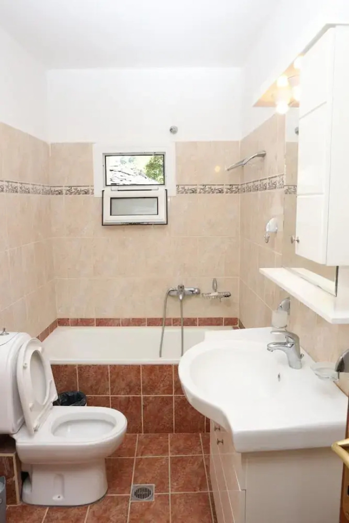 Nikolaou Apartments Upper Floor