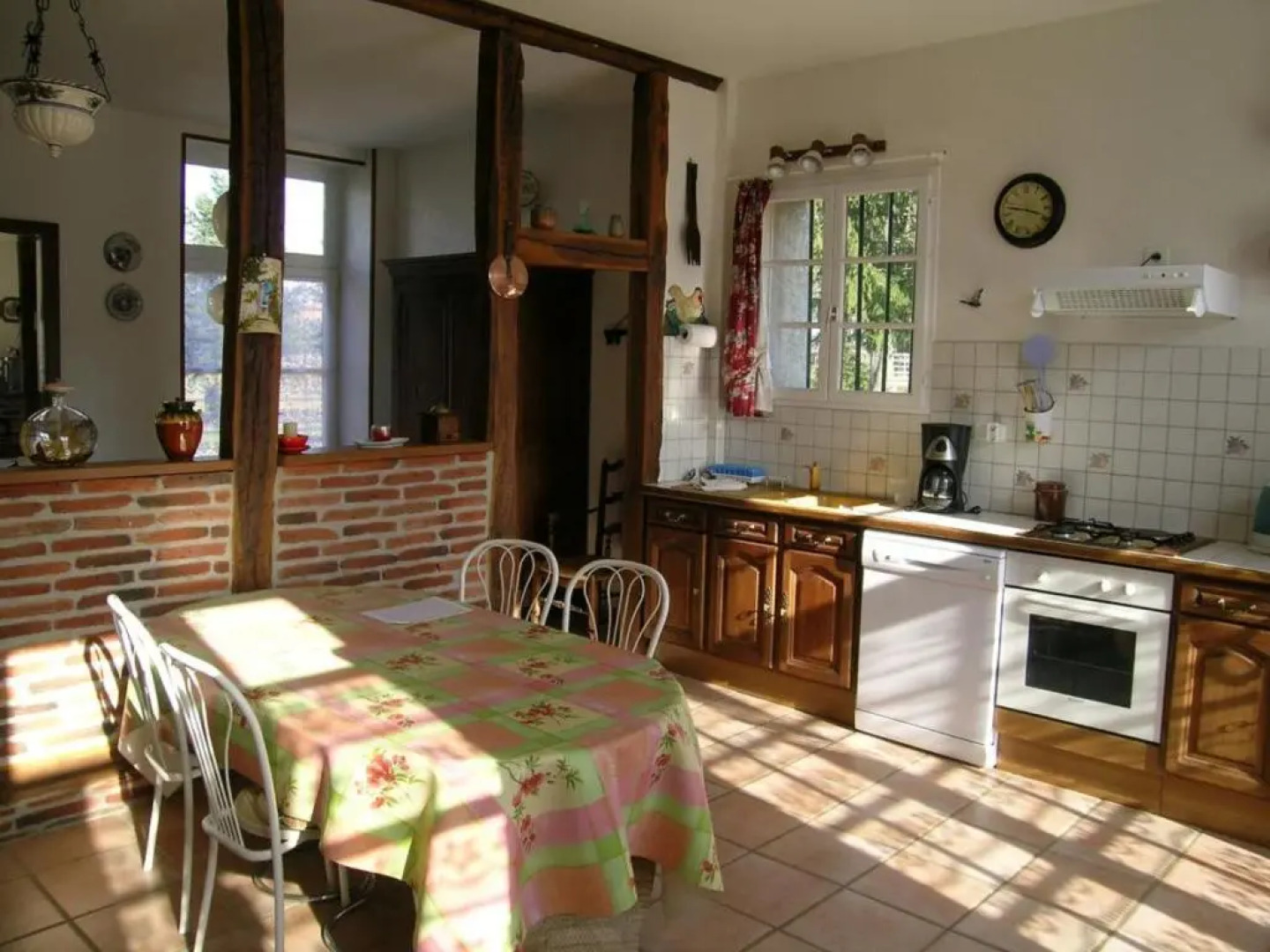Gîte Dompierre-sur-Besbre, 4 pièces, 6 personnes - FR-1-489-112