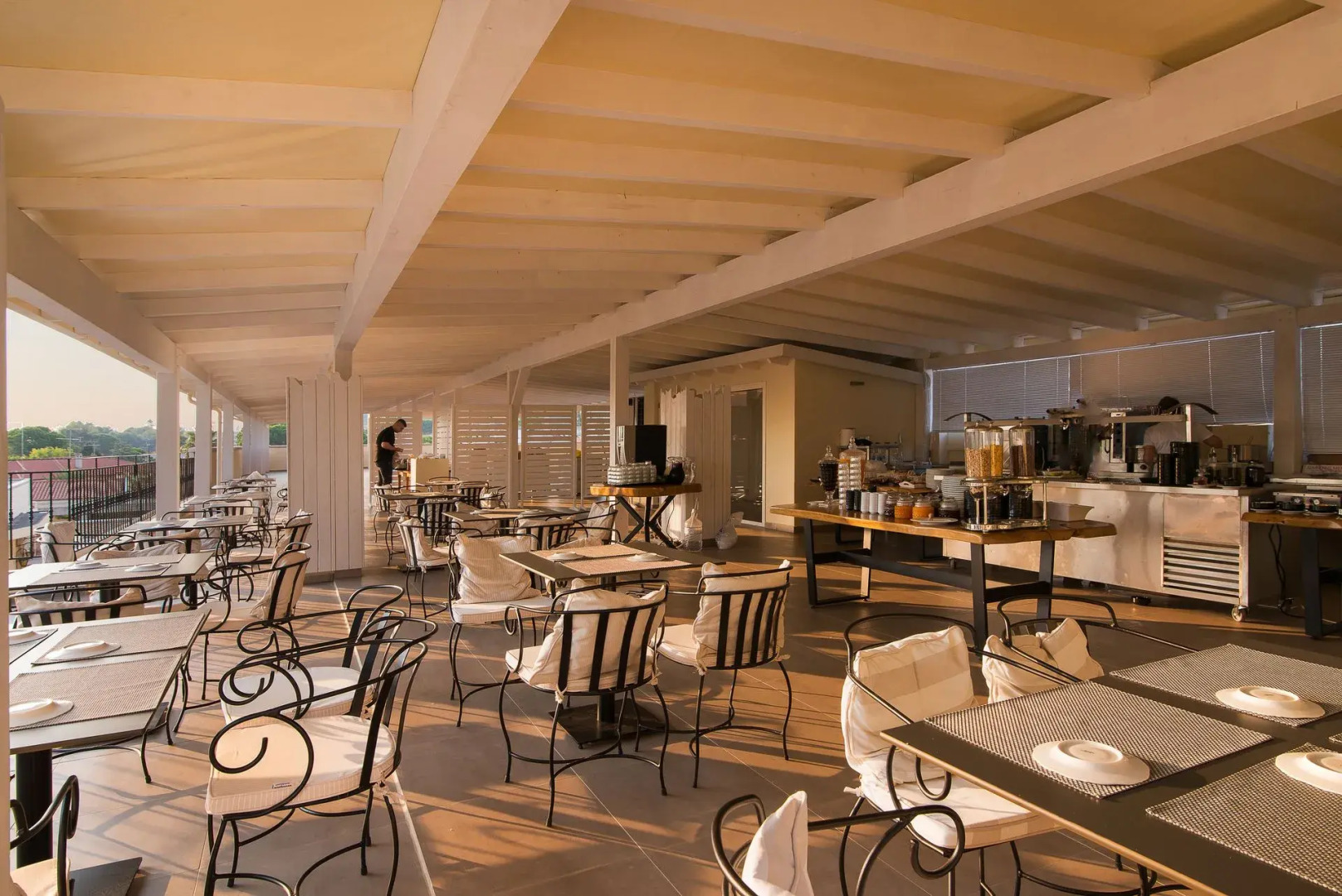 Neikos Luxury Suites