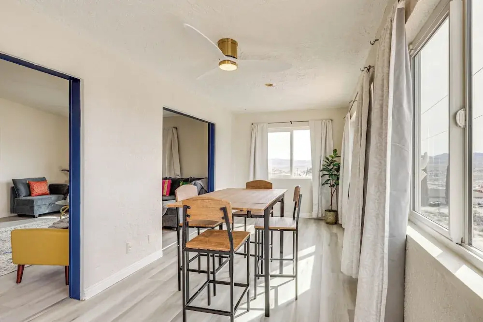 'the Maharaja Retreat' w/ Hot Tub & EV Charger!