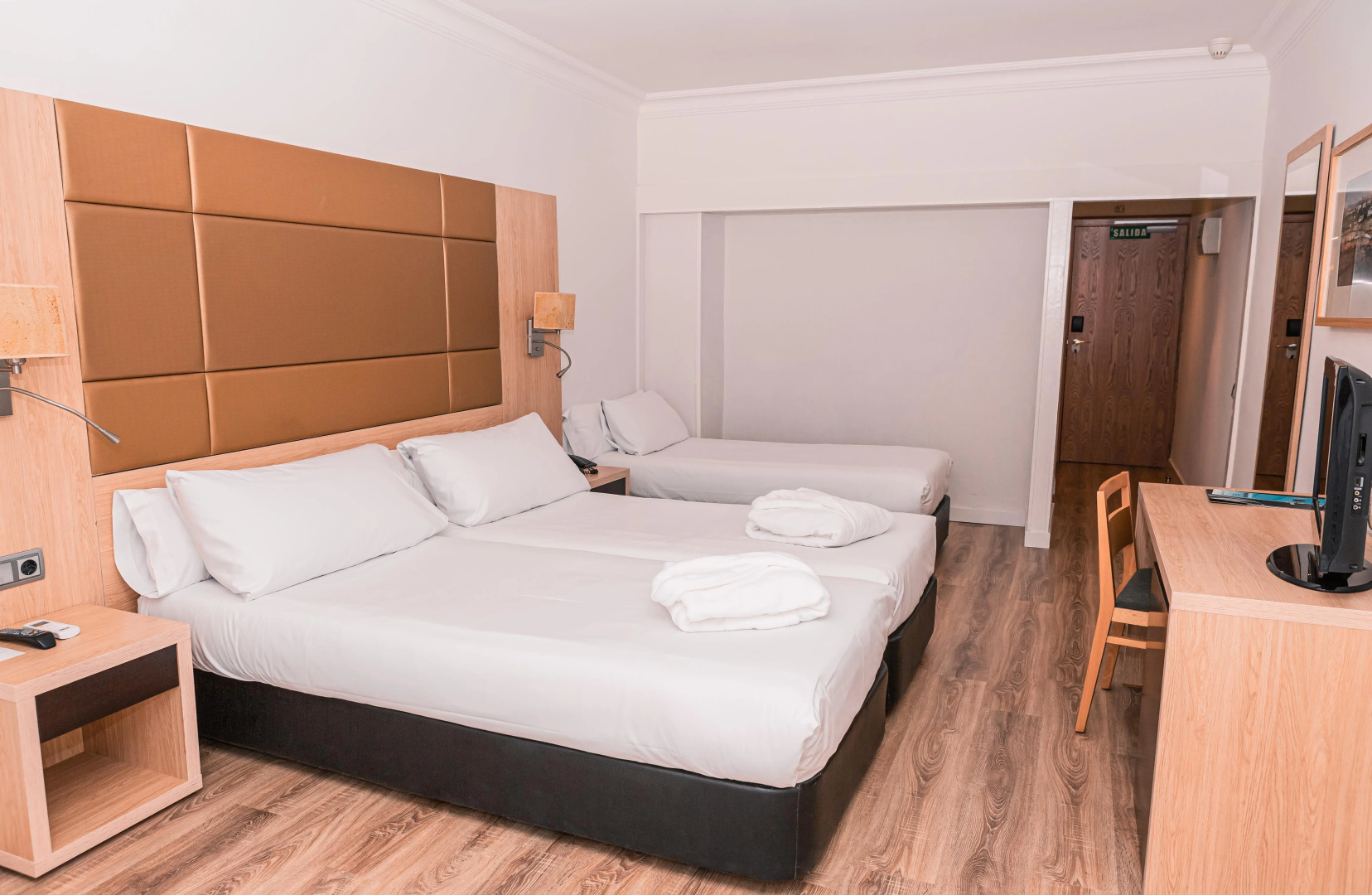 Отель Virgen de los Reyes