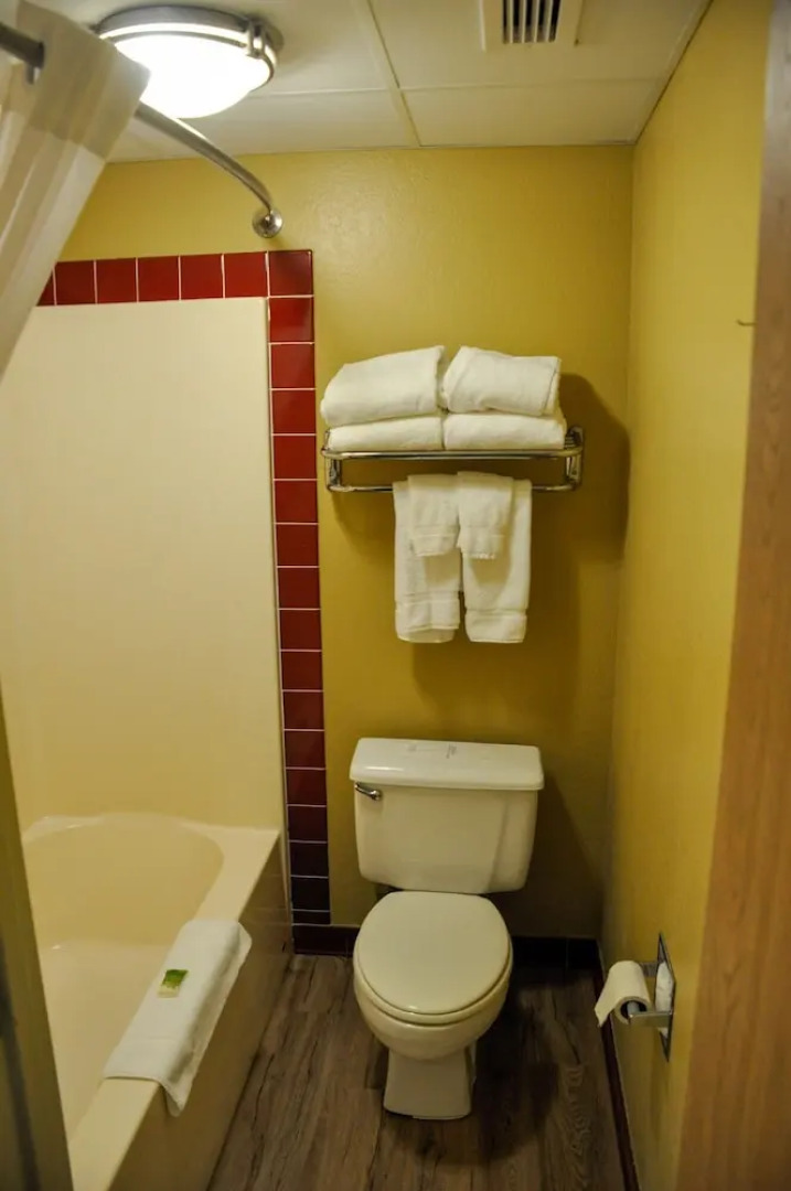 AmericInn Clear Lake