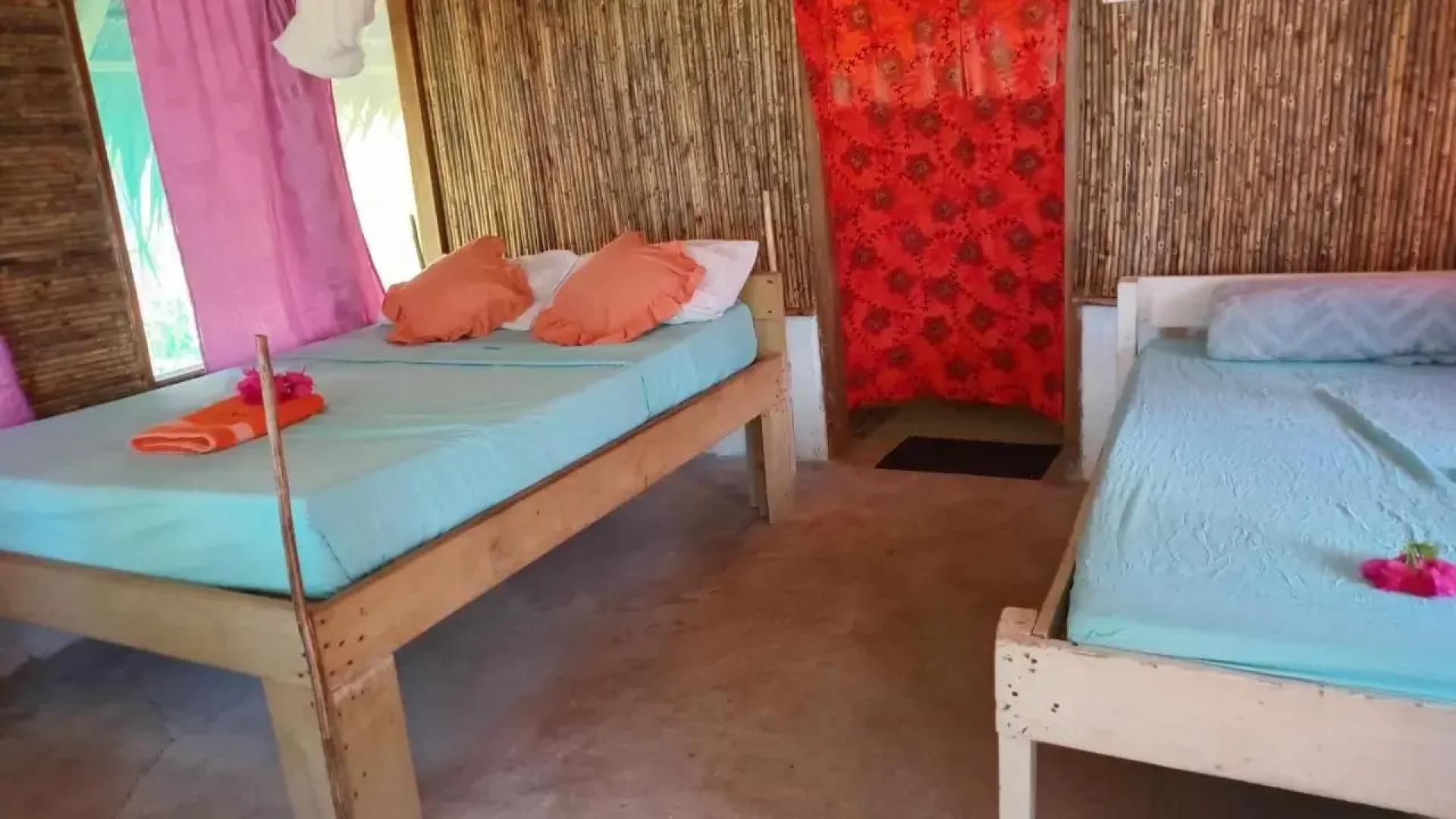 Lonnoc Beach Bungalows