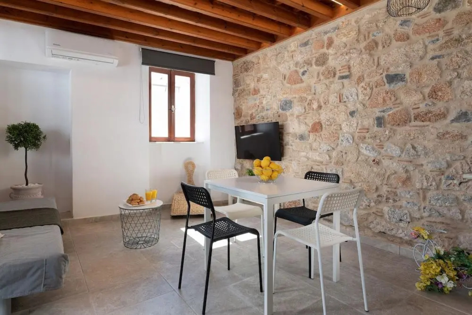 Lindos Citrin Suites