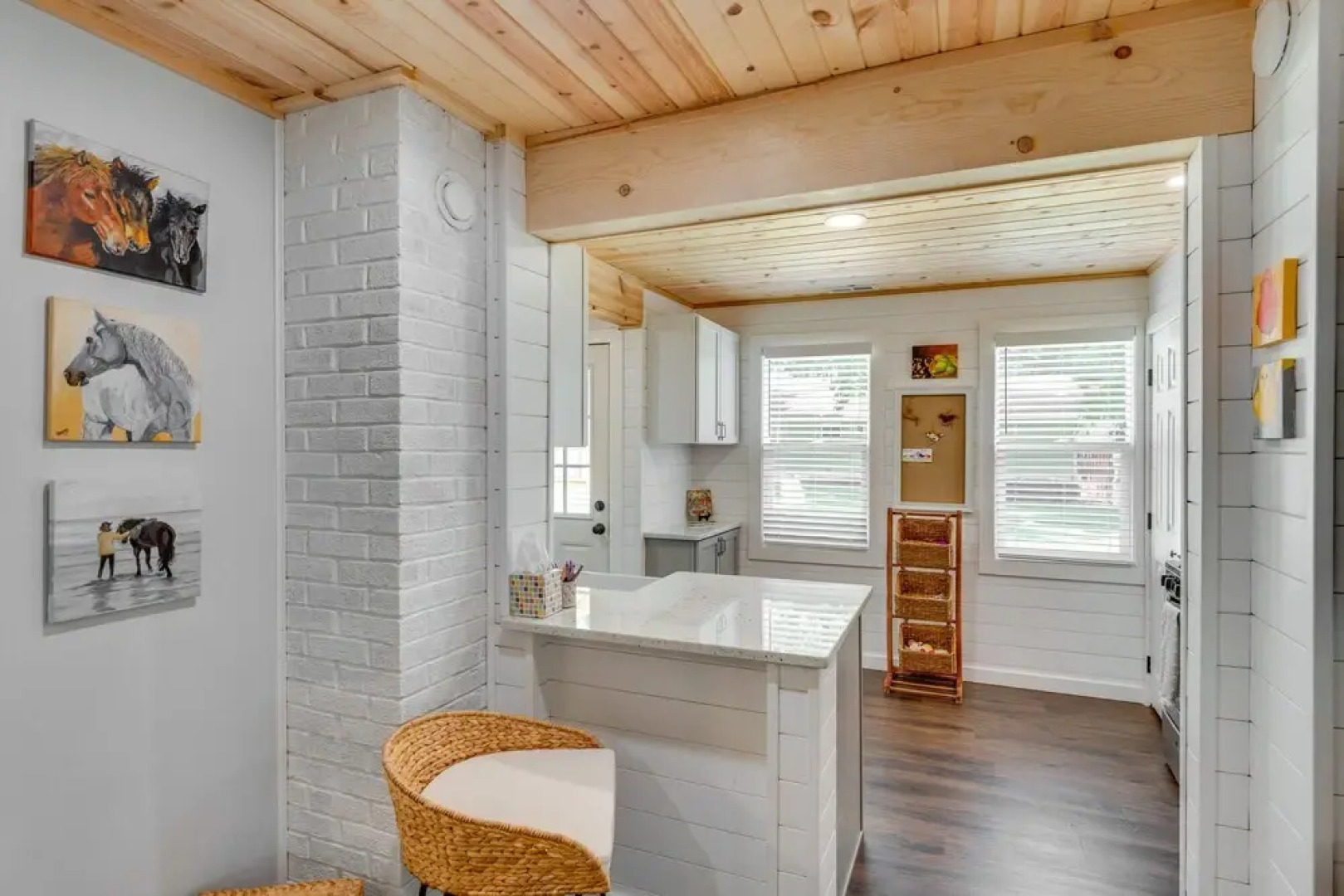 Welcoming Williams Bay Cottage w/ Deck & Fire Pit!