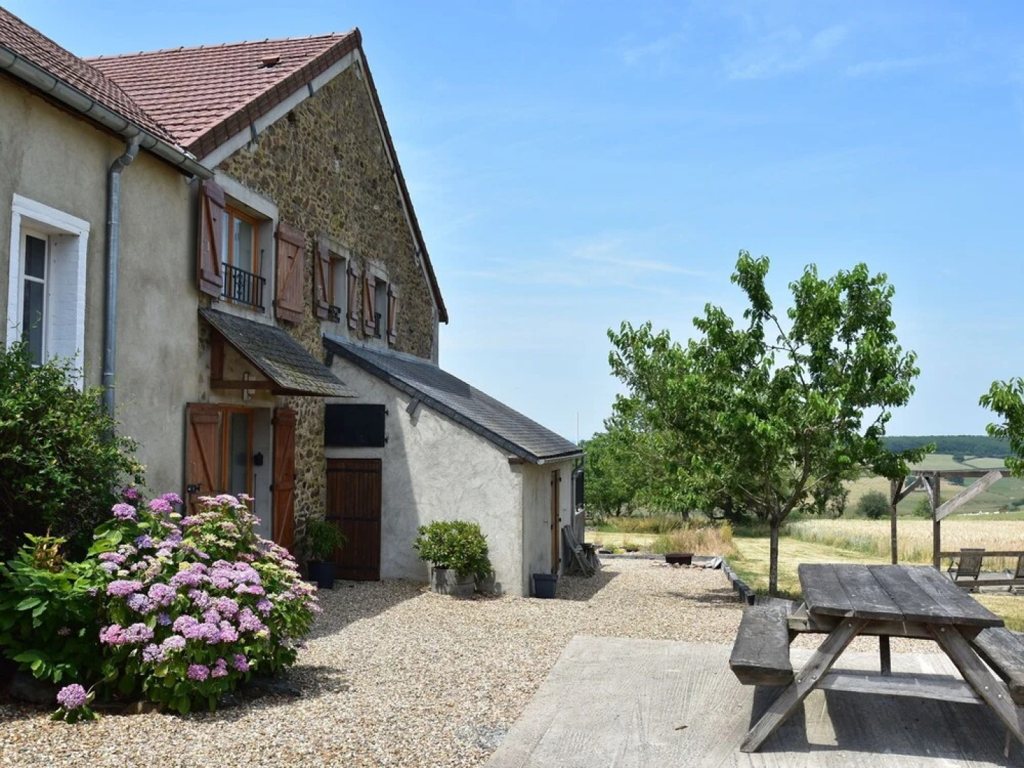 Cosy Holiday Home in Rémilly With a Terrace