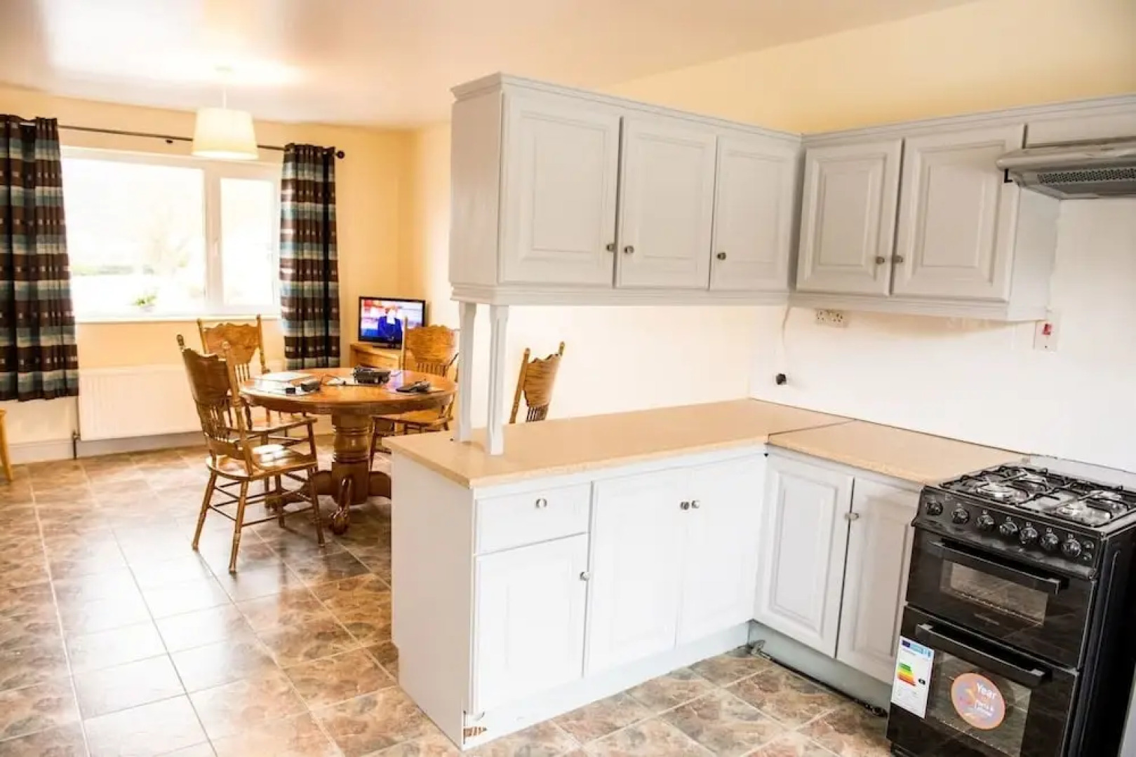 3-bed House in Clonmany With Panoramic Hillside Se