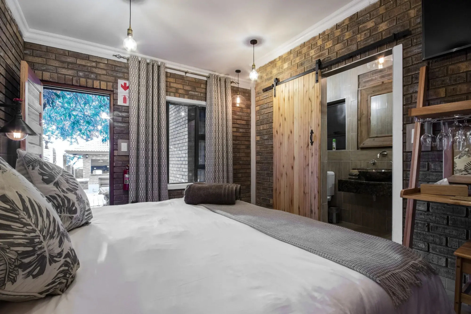 St Lucia Livingston Lodge