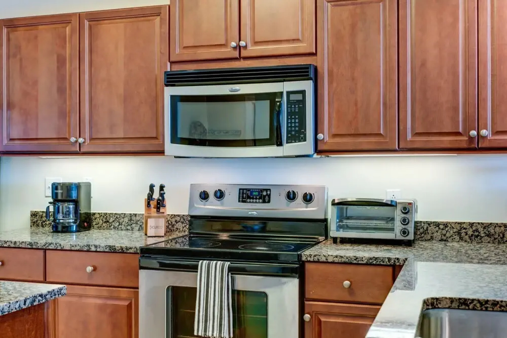 Holiday Isle Unit #307 - Gulf Front! No Roads To Cross. Covered Parking, Fitness Center, Tennis Courts, And Wifi 3 Bedroom Condo by Redawning