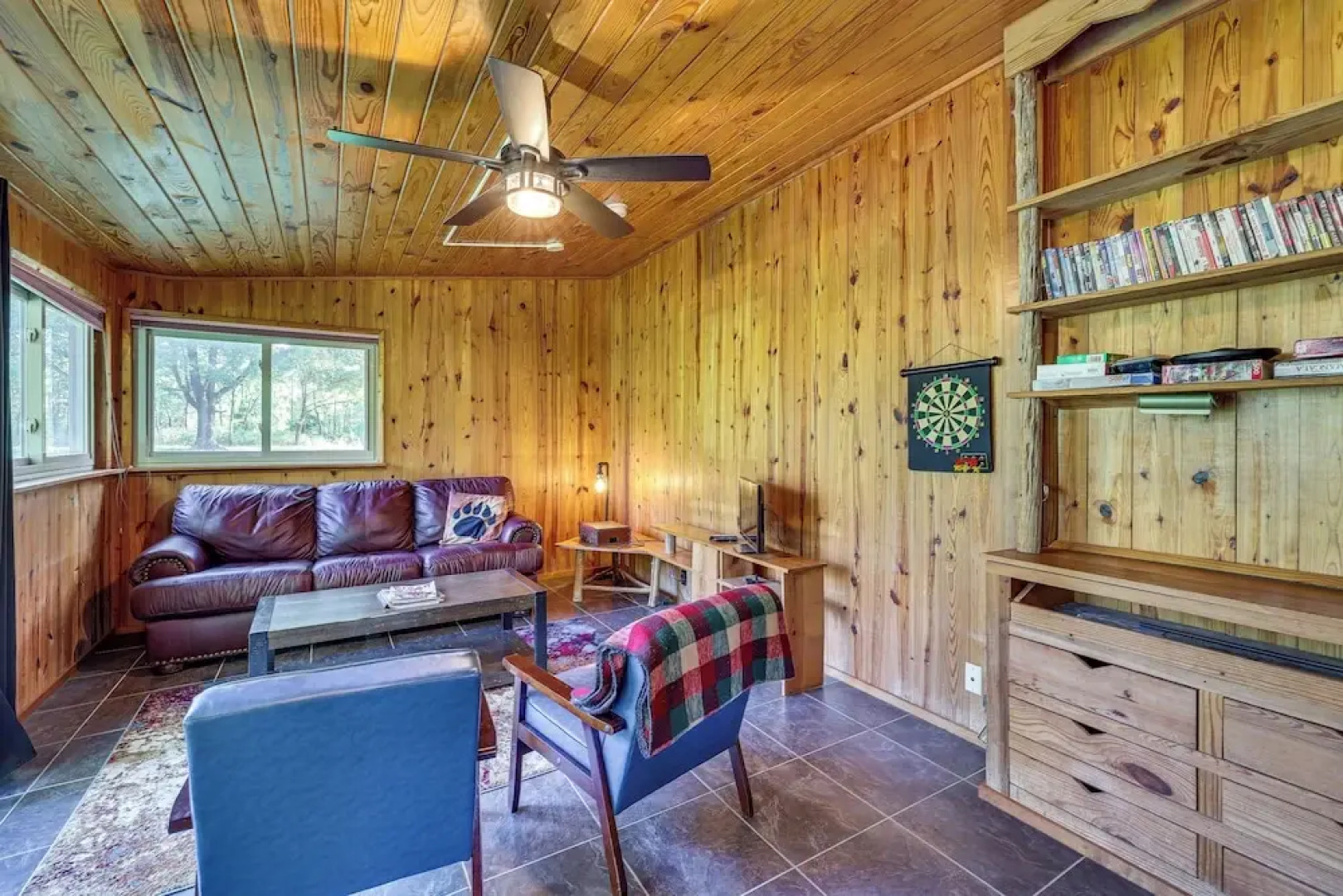 Eureka Springs Rental Cabin 8 Mi to Downtown!