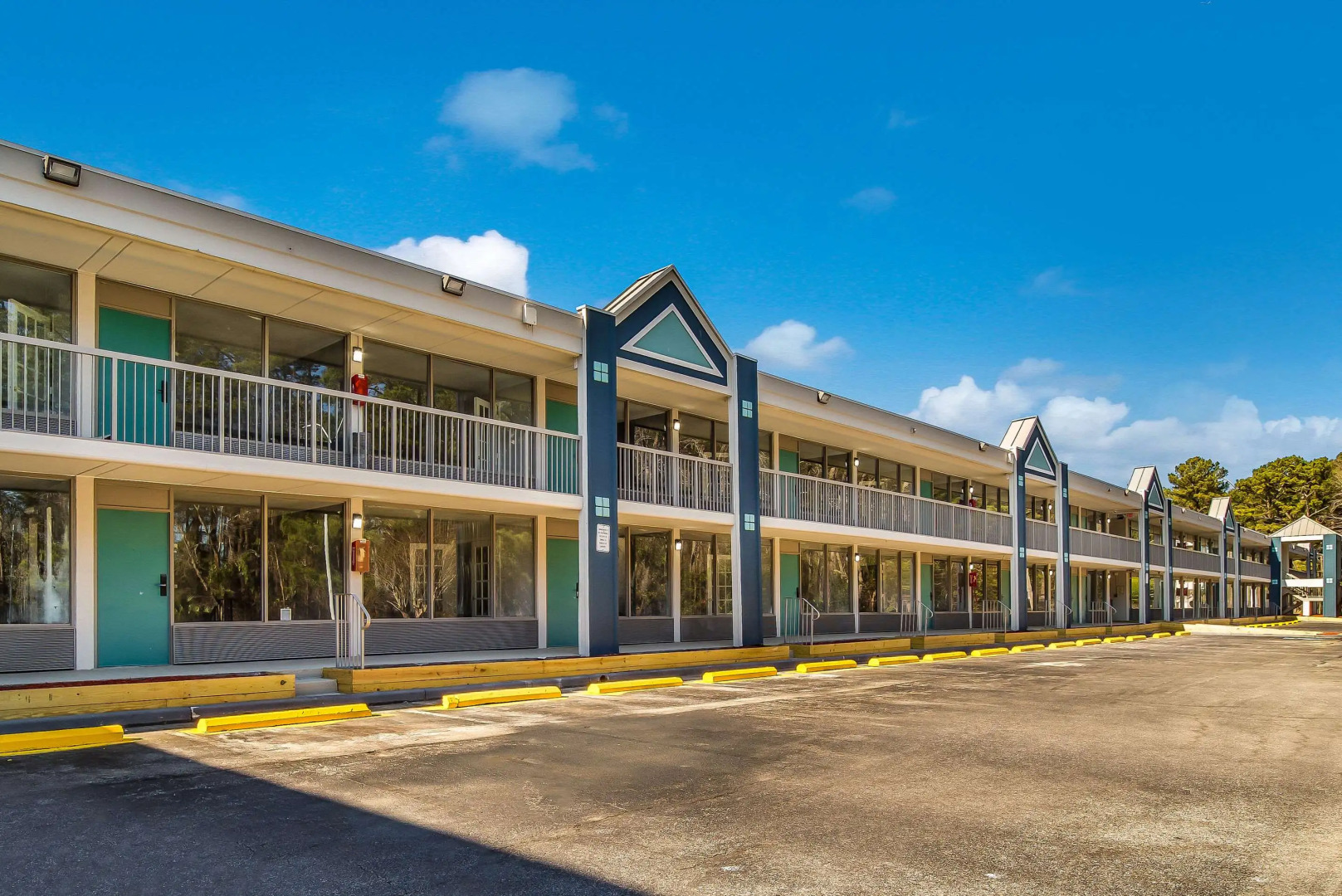 Clarion Inn & Suites Florence - Darlington