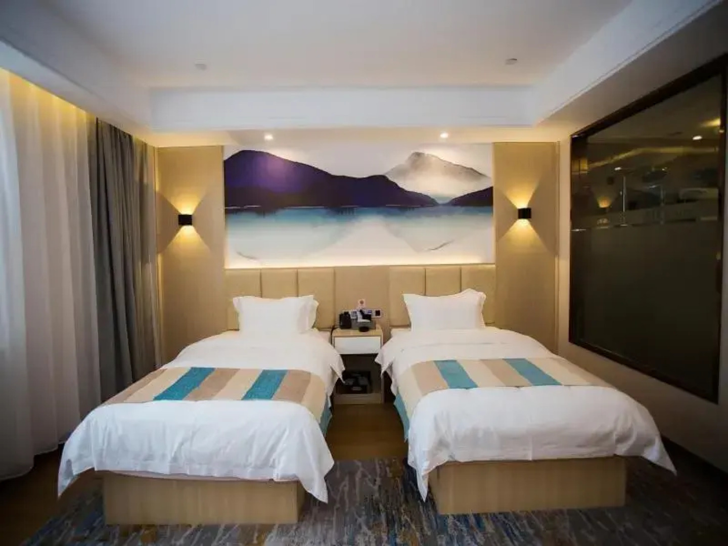 VX Hotel (Heze Dingtao District Taoyi Road)