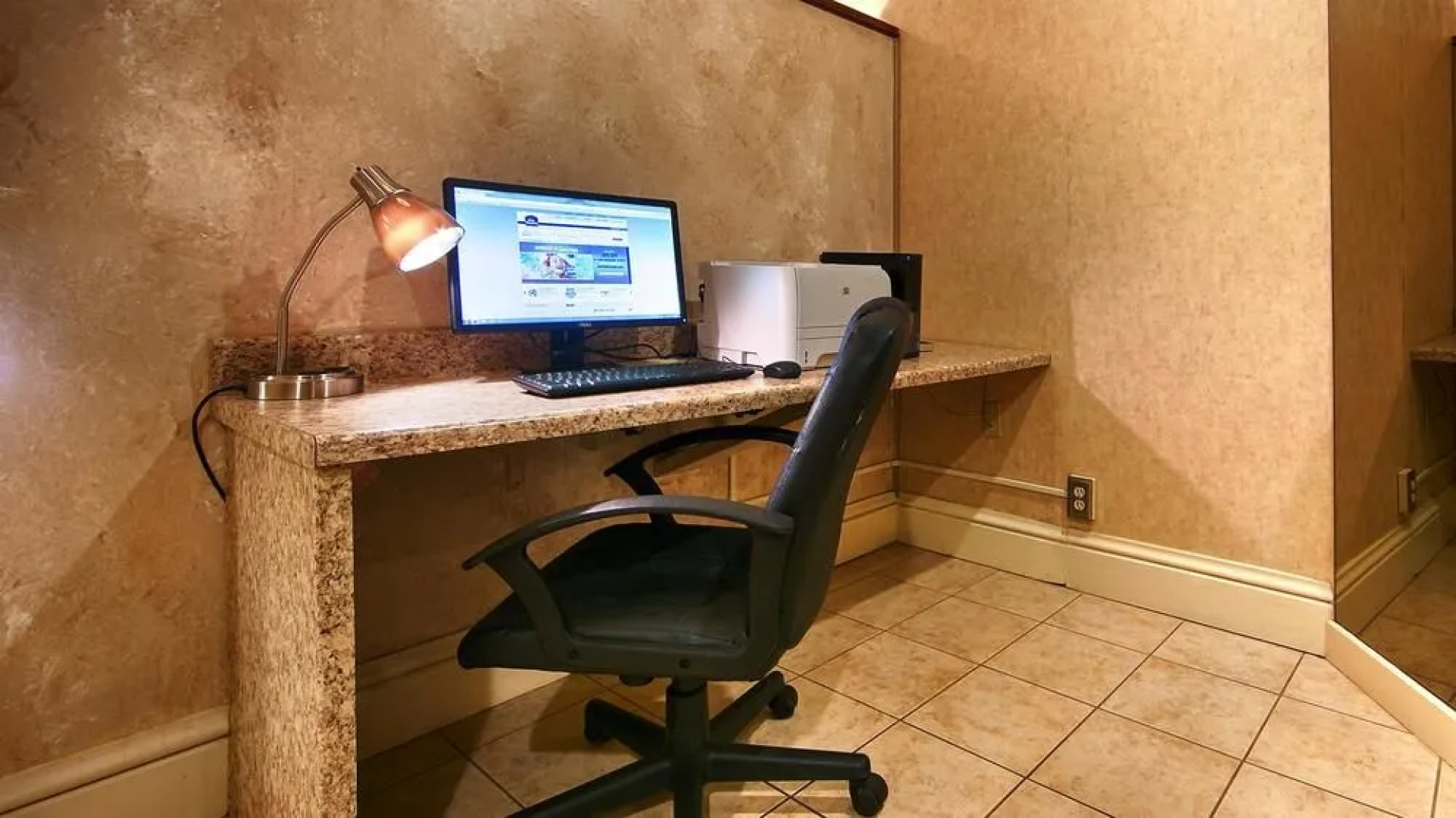 Best Western Plus University Inn Steubenville