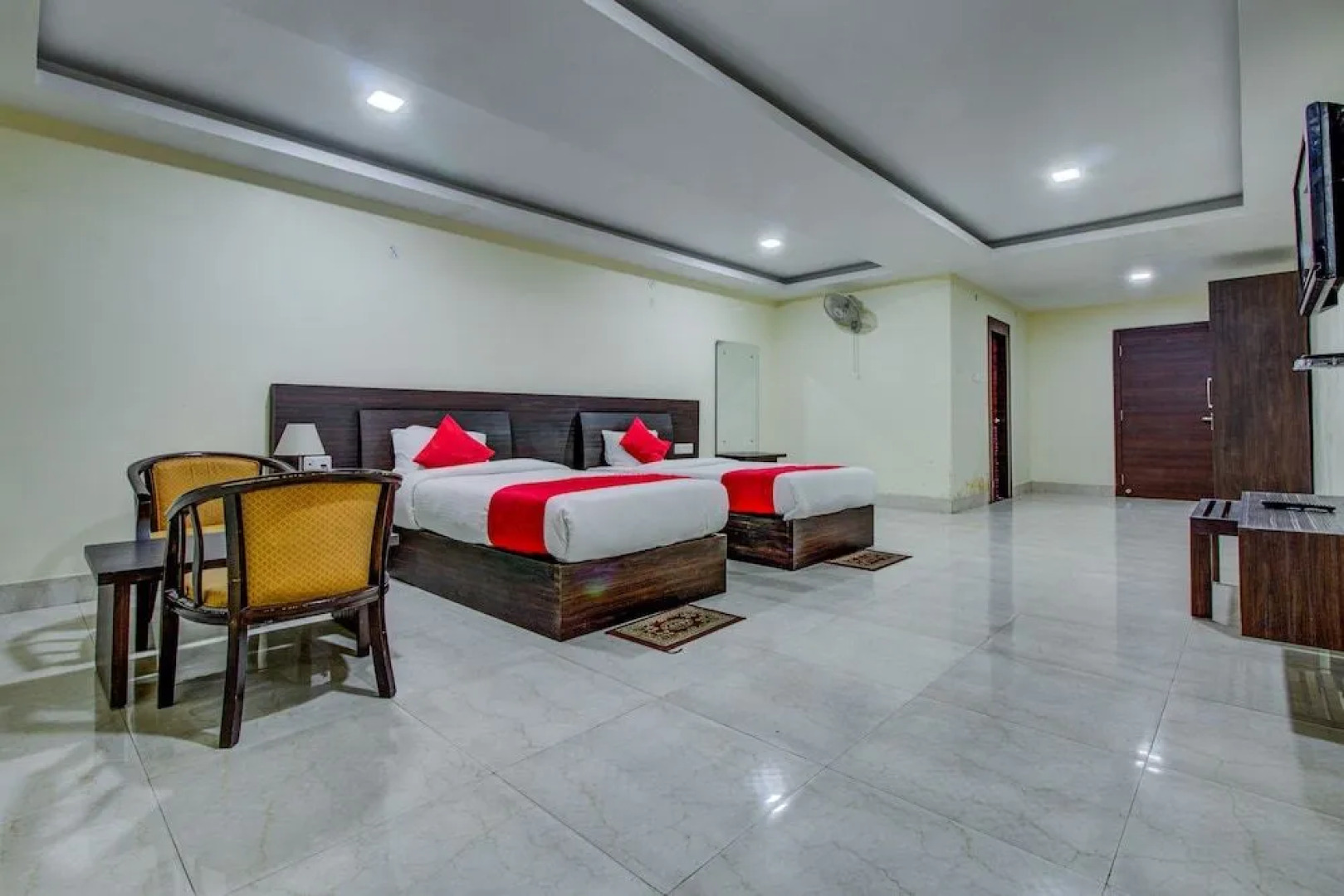 Oyo 23590 Sumandeep International