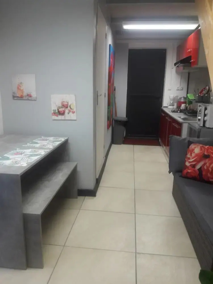 Apartment With one Bedroom in Saint-gilles les Bains, With Wonderful sea View, Balcony and Wifi- Near the Beach