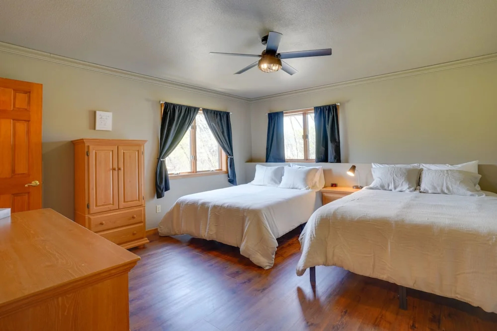 Expansive Retreat on 5 Acres in Shakopee!