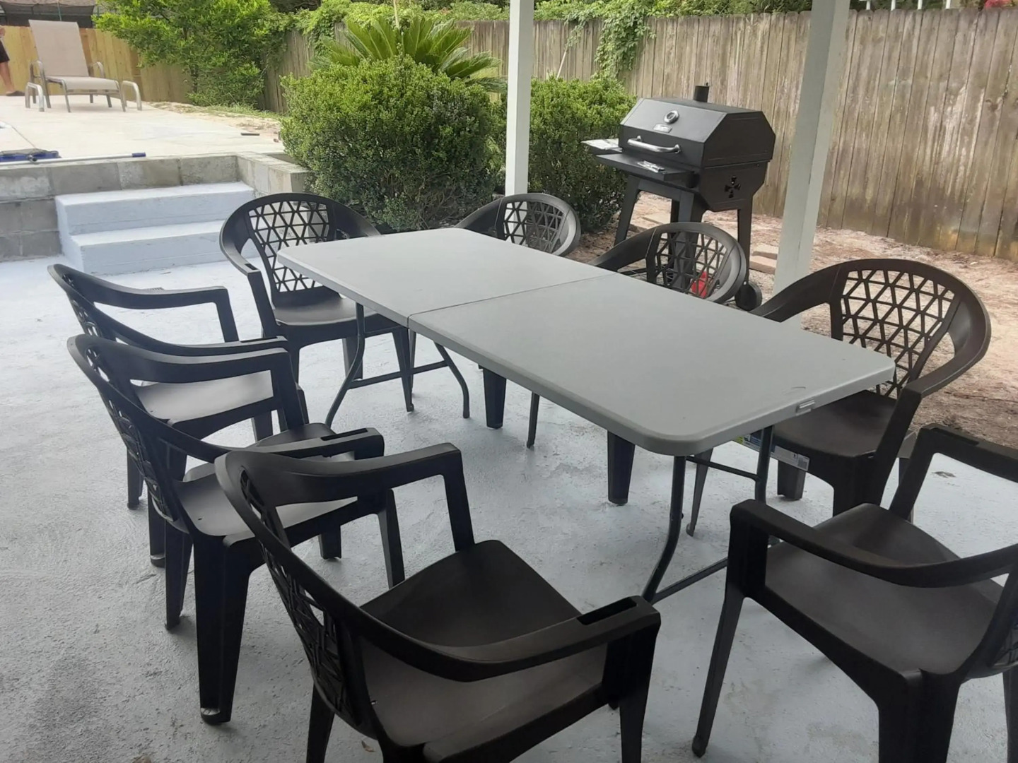 House with private swimming pool 3-6-8 f deep