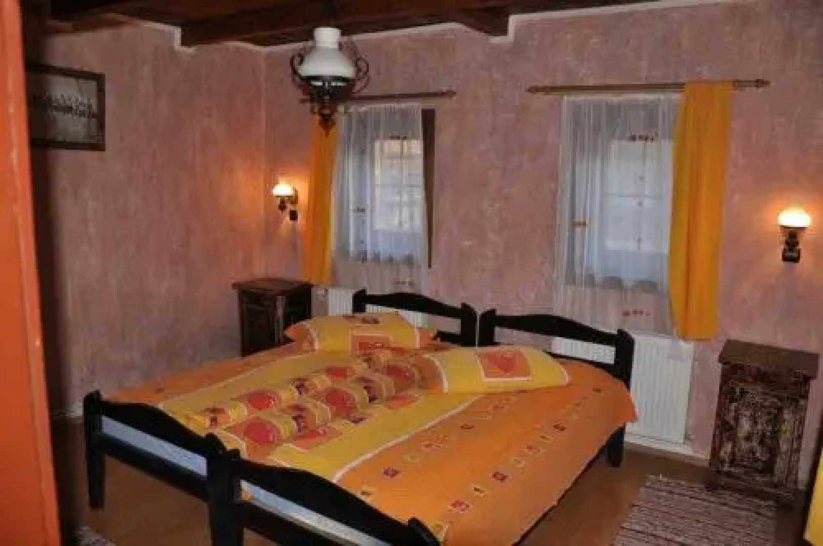 Zsuzsanna Paraszthaz